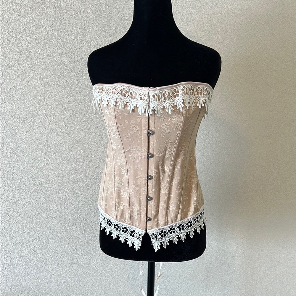 Elegant Lace Trim Corset
